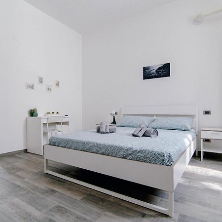 Downtown Rooms Комо Экстерьер фото