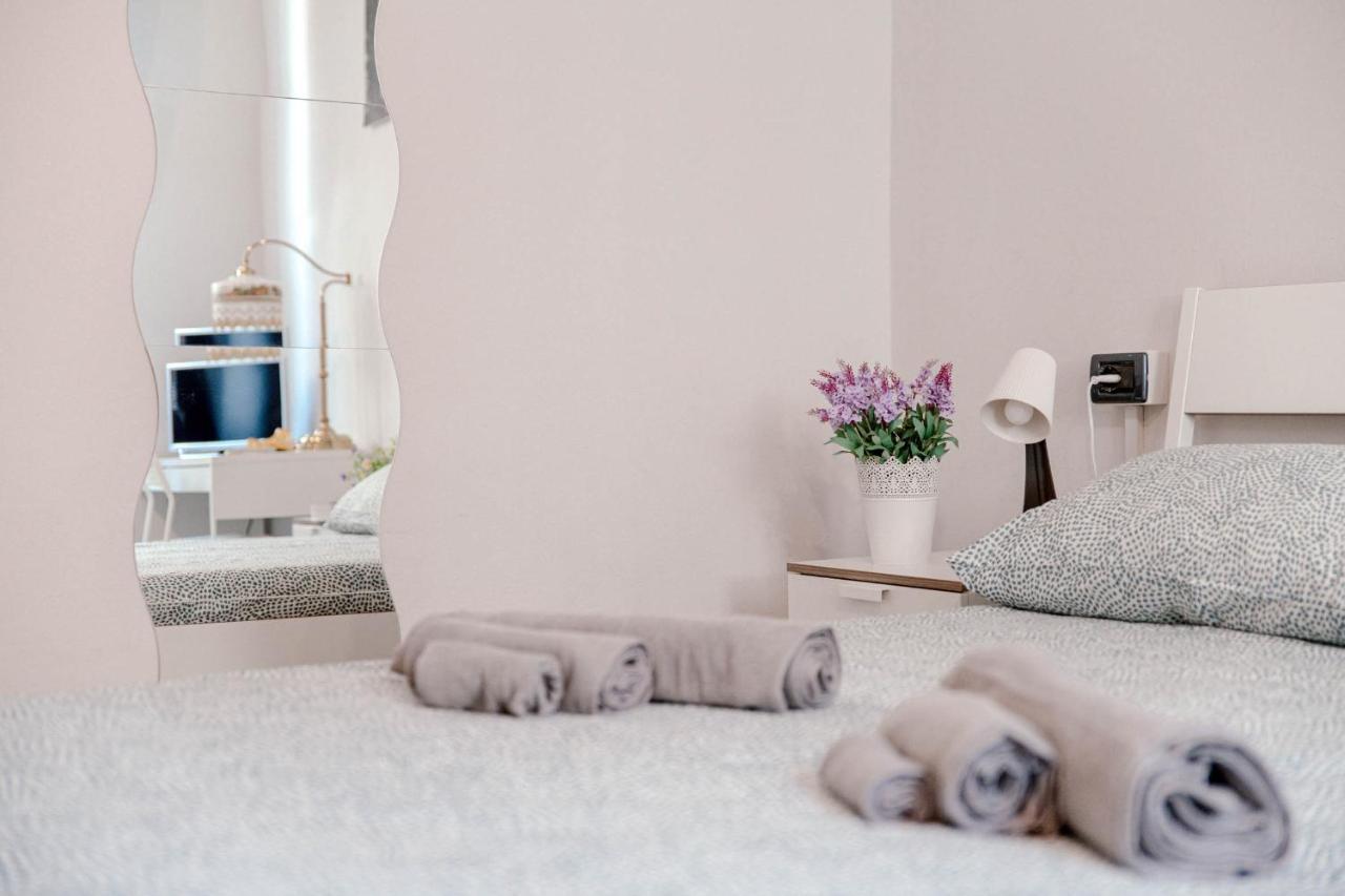 Downtown Rooms Комо Экстерьер фото
