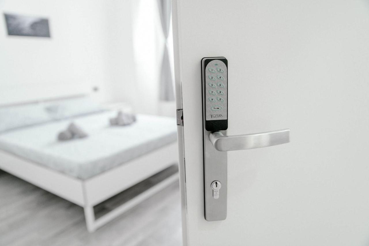 Downtown Rooms Комо Экстерьер фото
